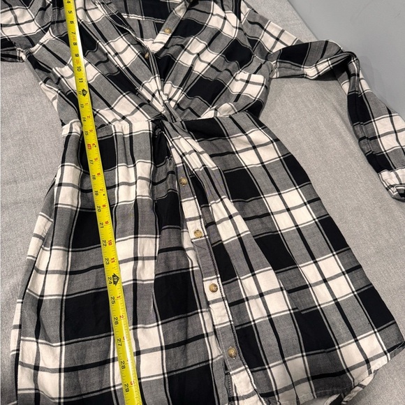 Abercrombie & Fitch Monochrome Plaid Long Sleeve Dress - Picture 7 of 10